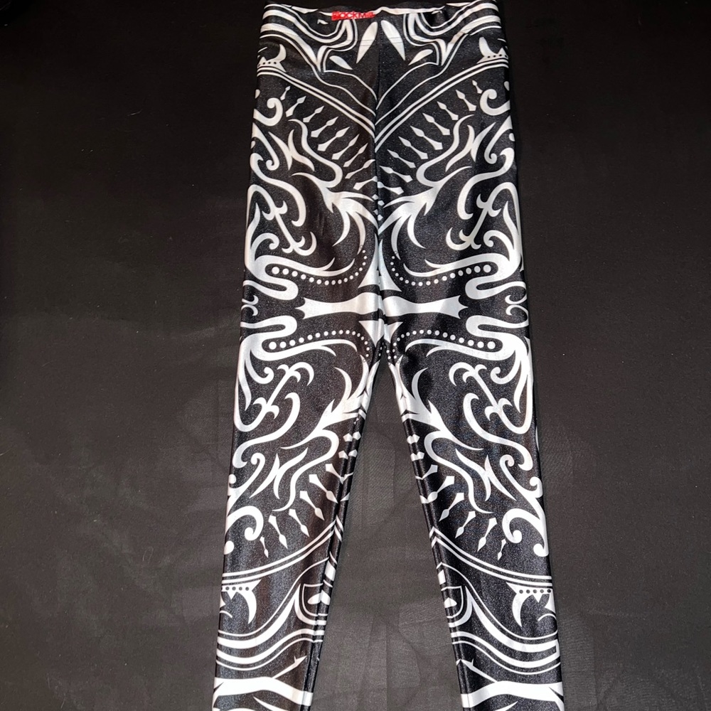 XS Sample Back of the Deck leggings by Blackmilk Clothing